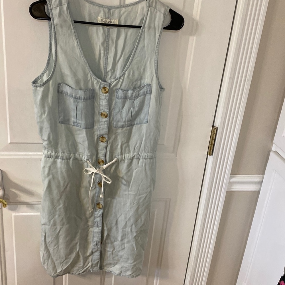 women’s sleeveless button up light blue dress